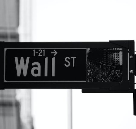 Stock Market Basics Made Easy: A Beginner’s Guide to Trading